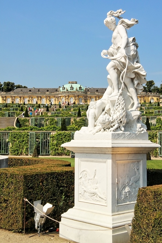 Schloss und Park Sanssouci in Potsdam